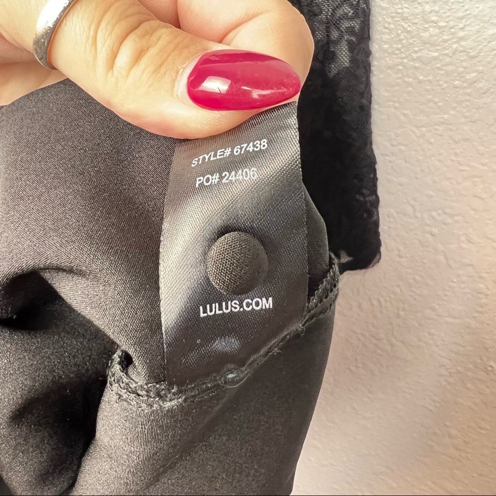 Lulu's Black Lace Sleeve Shift Dress - Picture 7 of 9